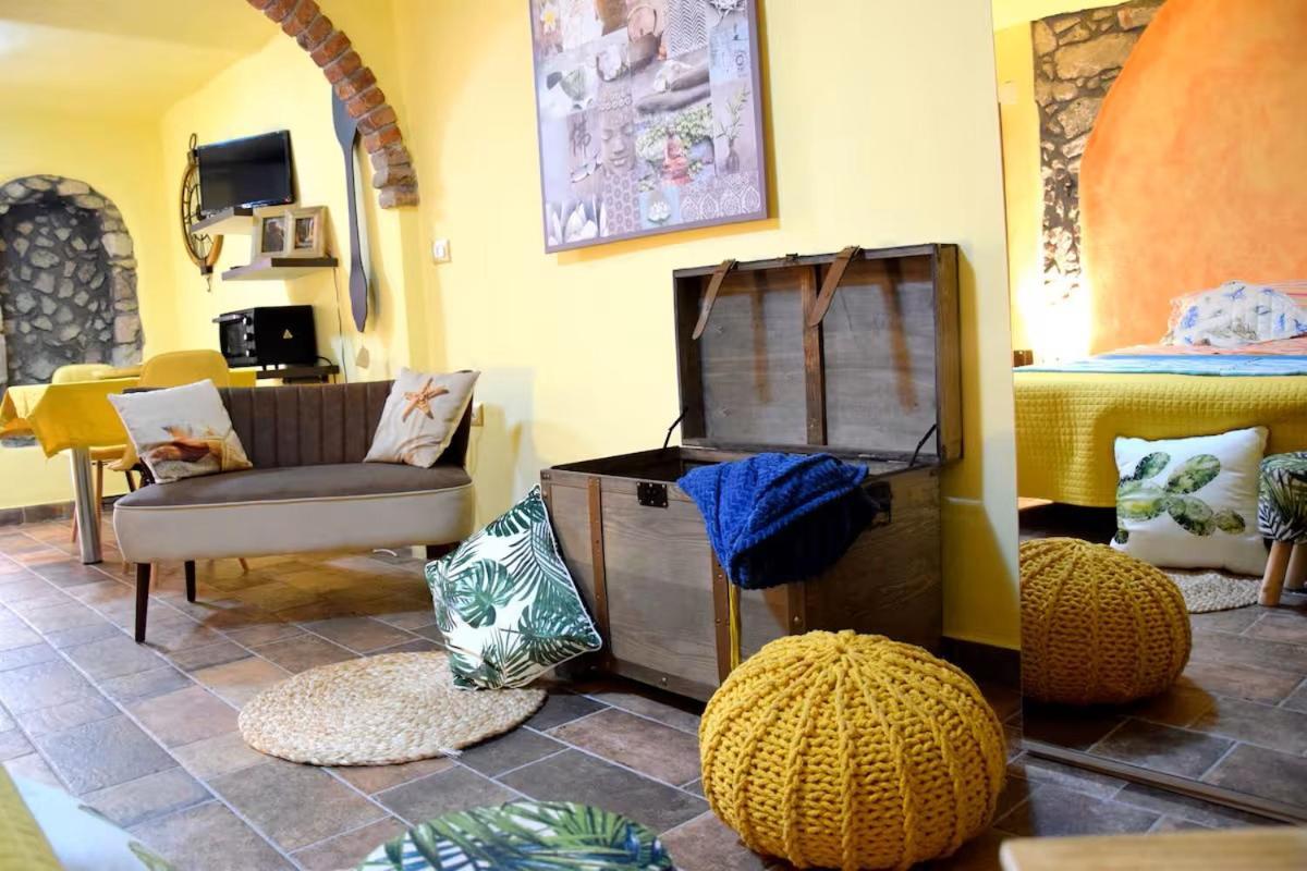 Agriturismo Su'E Lentu Bosa Bagian luar foto
