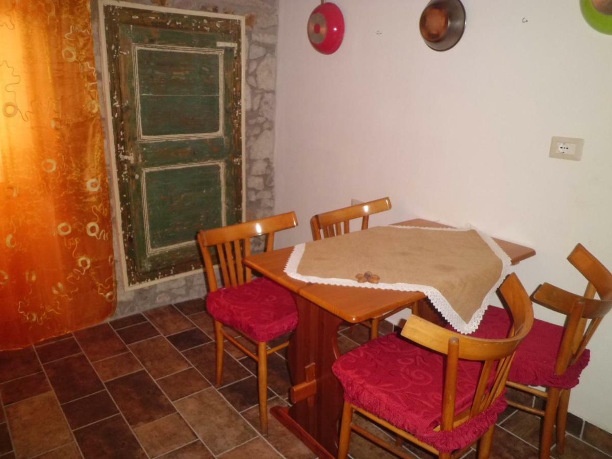 Agriturismo Su'E Lentu Bosa Bagian luar foto